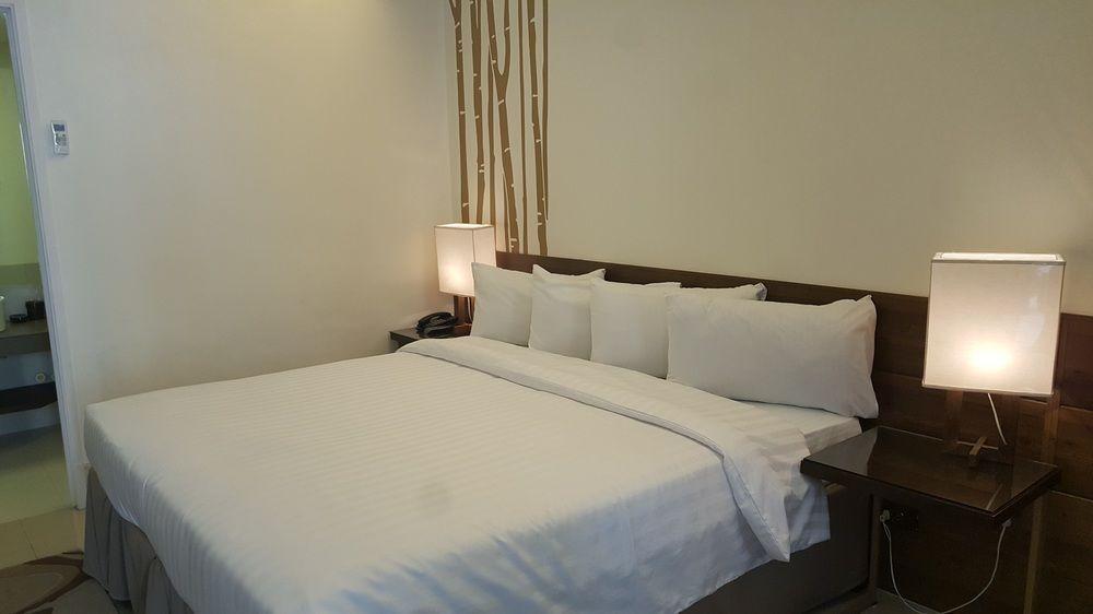 Selah Garden Hotel Manila Pasay Exteriér fotografie
