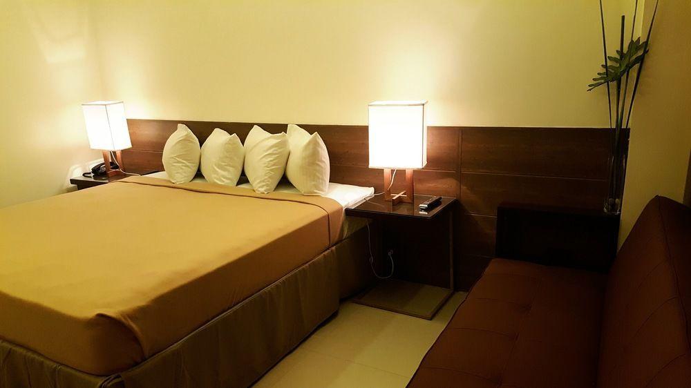 Selah Garden Hotel Manila Pasay Exteriér fotografie
