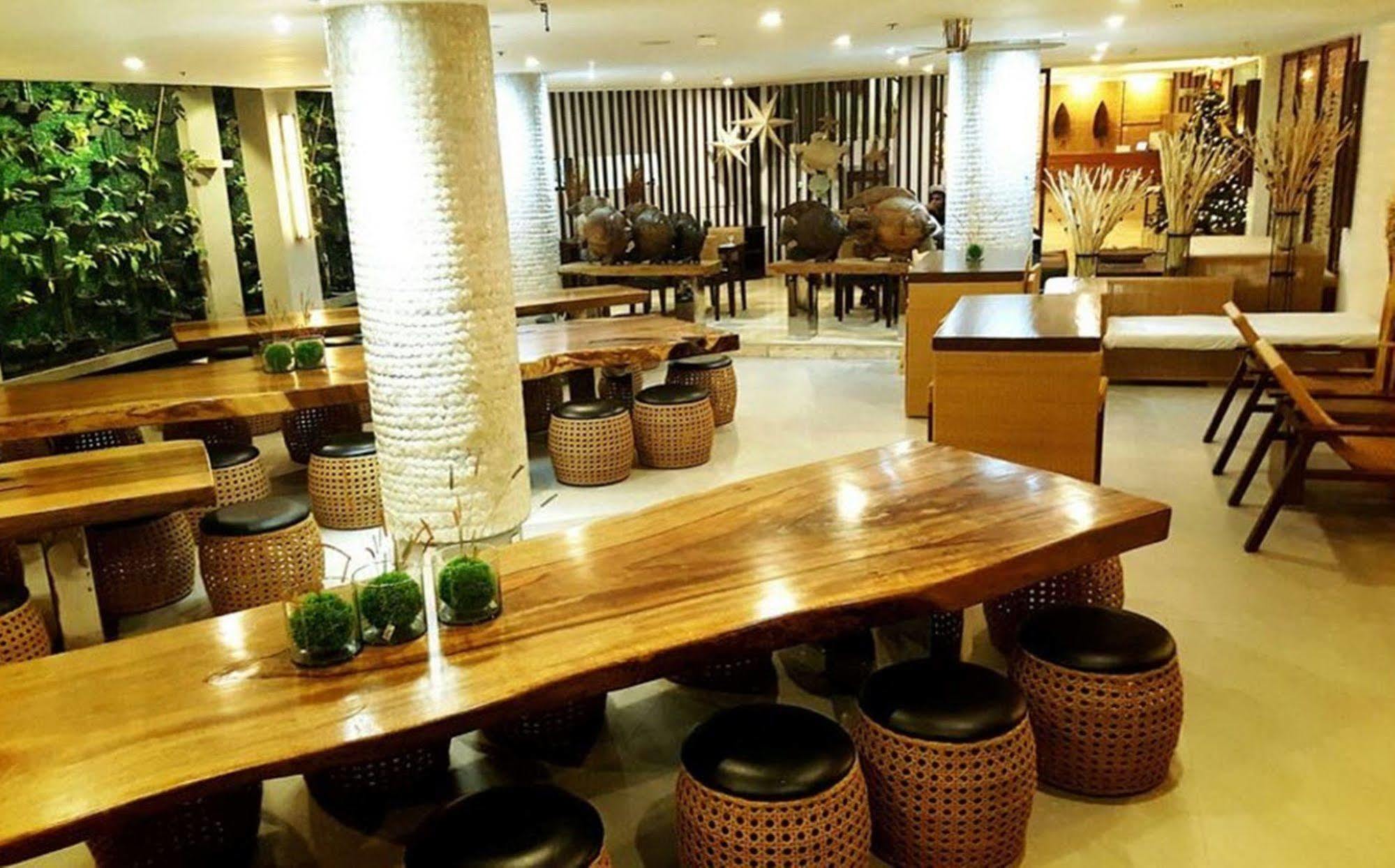 Selah Garden Hotel Manila Pasay Exteriér fotografie